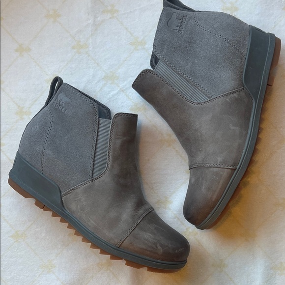 Sorel Evie II Chelsea Low Slip-on Wedge Boots Booties Gray Quarry Size 9